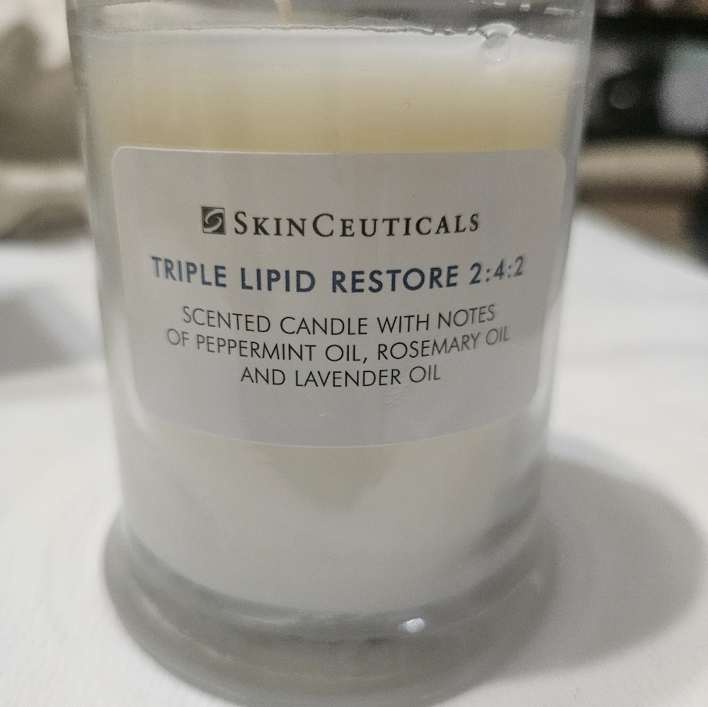 SkinCeuticals - Picture 3 of 4